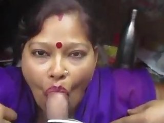 Married Mature Bhabhi Sucking Big Cock